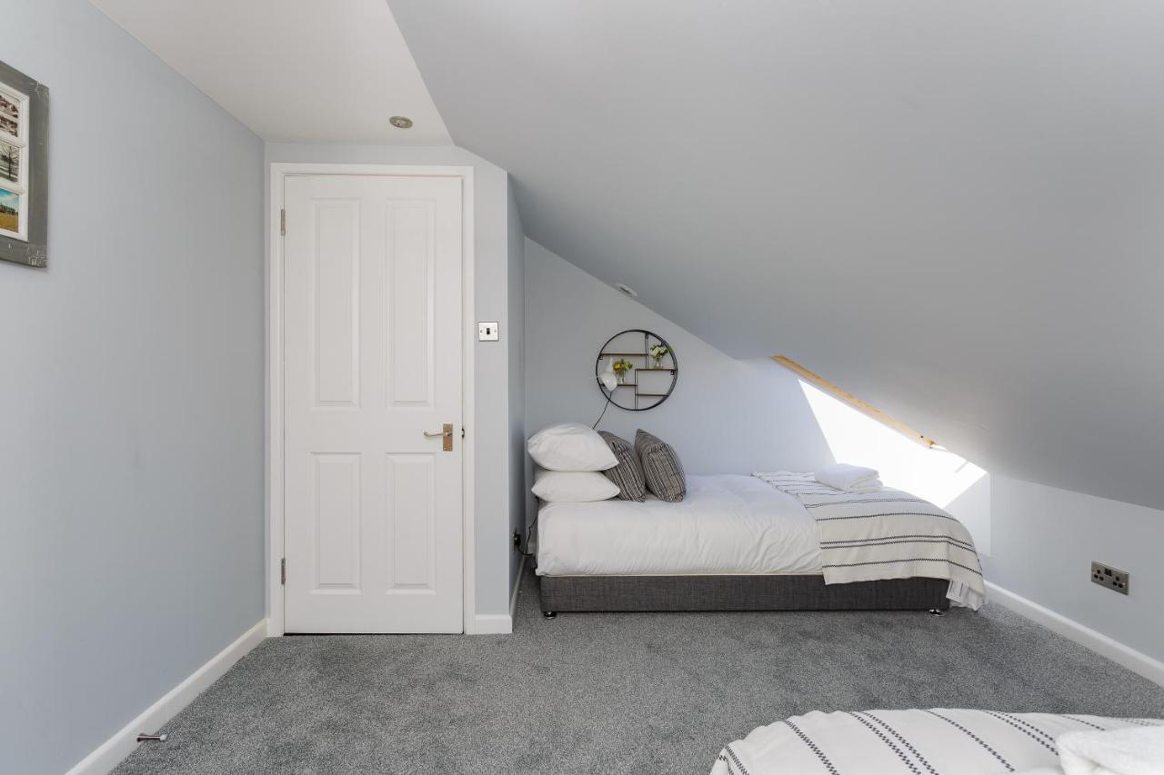 Stopover At Orchard Loft, Cosy And Convenient Portsmouth Exterior foto