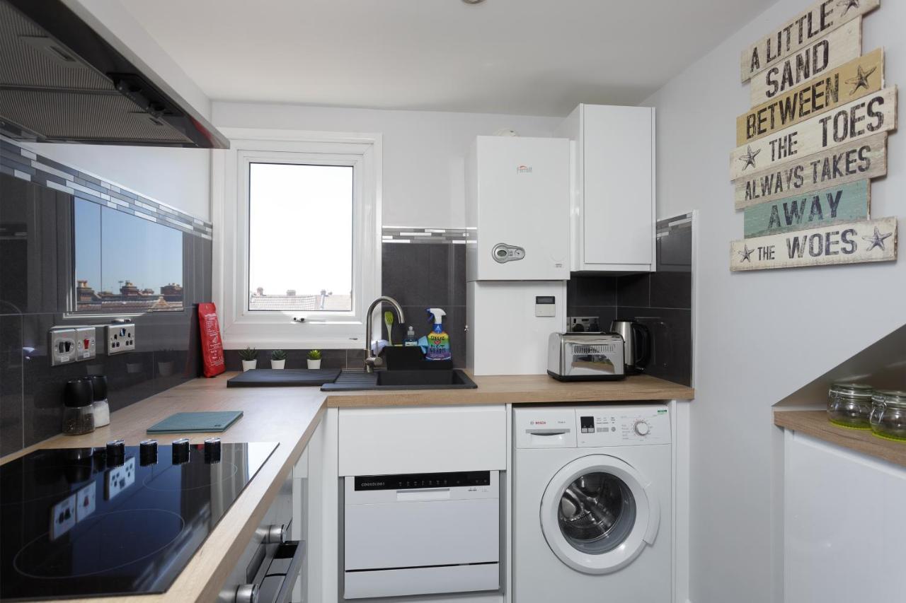 Stopover At Orchard Loft, Cosy And Convenient Portsmouth Exterior foto
